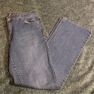 Levi's Bootcut Jeans
